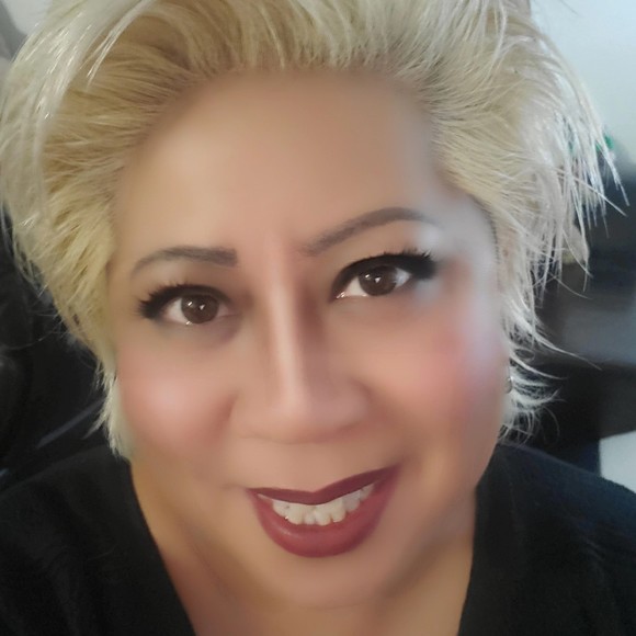 Meet your Posher, Lorraine s. - Picture 1 of 1